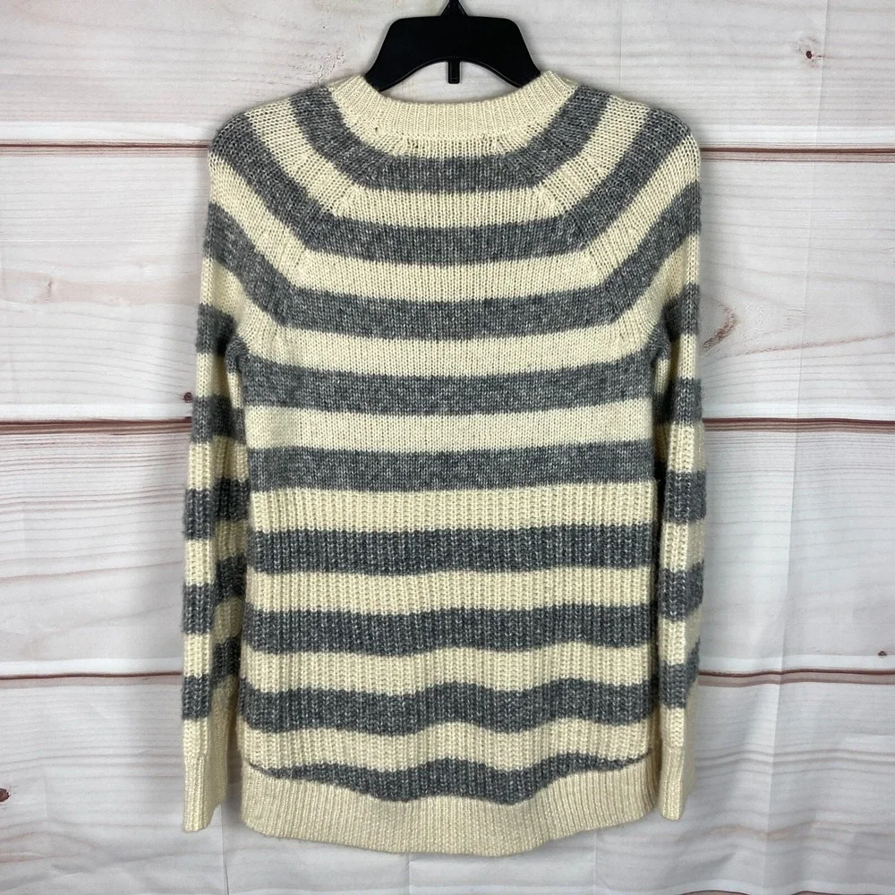 Banana Republic Sweater Womens XS Gray Ivory Italian Yarn Stripe Pullover Tunic